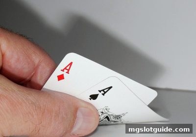 棋牌沟通制胜秘诀：mg电子游戏攻略教你用话语赢牌局